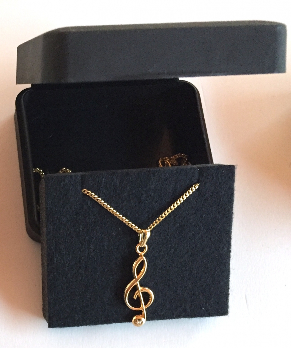 Altın Kaplama Sol Anahtarlı Kristal Taşlı Kolye - G&G