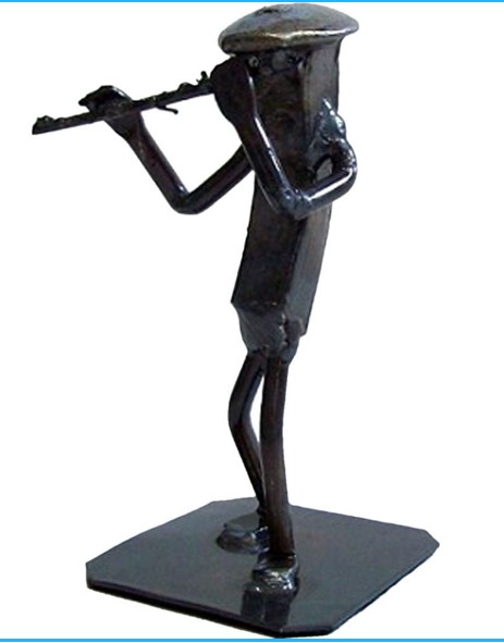 Flüt Çalan Metal Heykel - 1