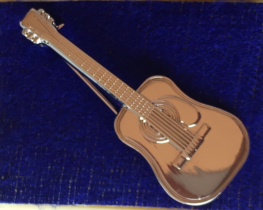 Gümüş Kaplama F Gitar Broş