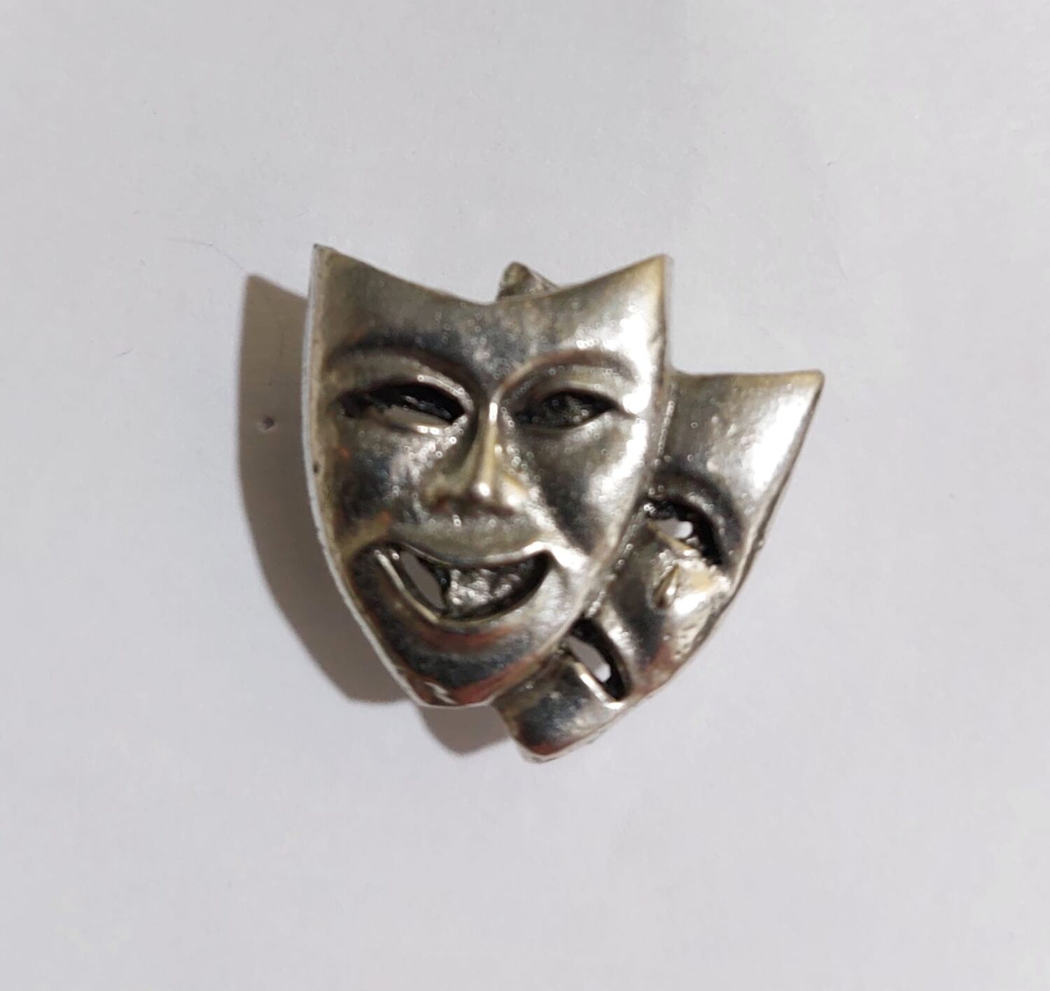 Maske Şeklinde Yaka İğnesi - 1