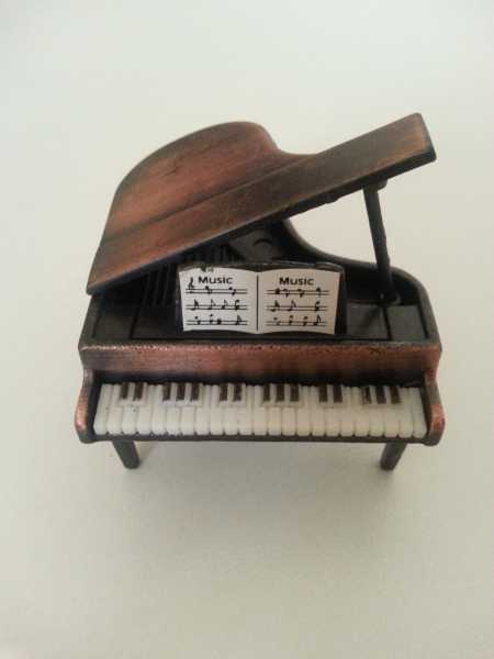 Kuyruklu Piyano Maket Kalemtraş