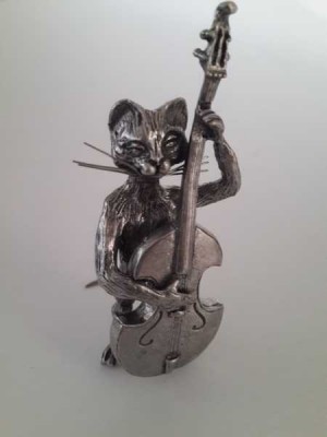 Minyatür Kontrbas Çalan Kedi - Anne Fuzeau