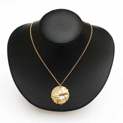 Madolyon Üzerinde Beyaz Piyano Kolye - ELANPRIM