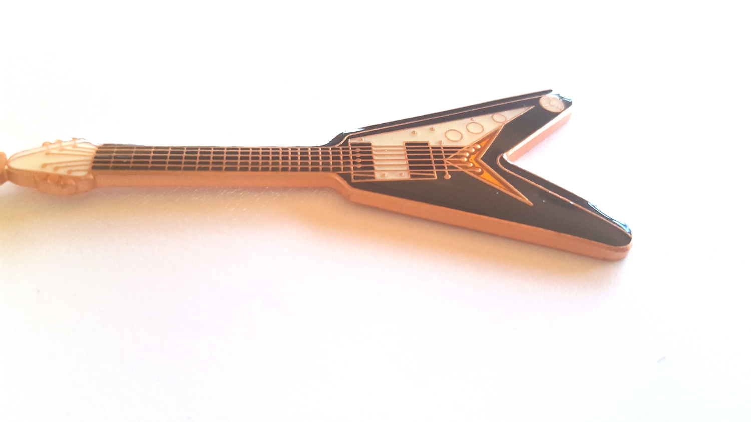 Siyah Rock Gitar Yaka İğnesi - 2
